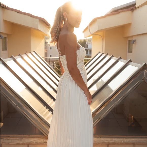 HOUSE OF CB AMORATA DRESS - Picture 2 of 8